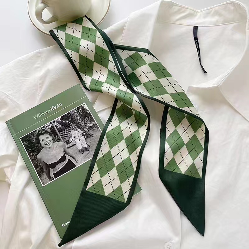 White and tender light-colored - Face Scarf Mask 评论和价格